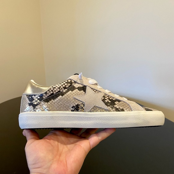 Steve Madden Luxury Authentic Minimalist RARE Animal Print Starling Sneaker - Picture 12 of 17